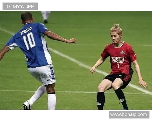 鹿晗追逐足球明星的精彩瞬间视频分享与幕后故事揭秘